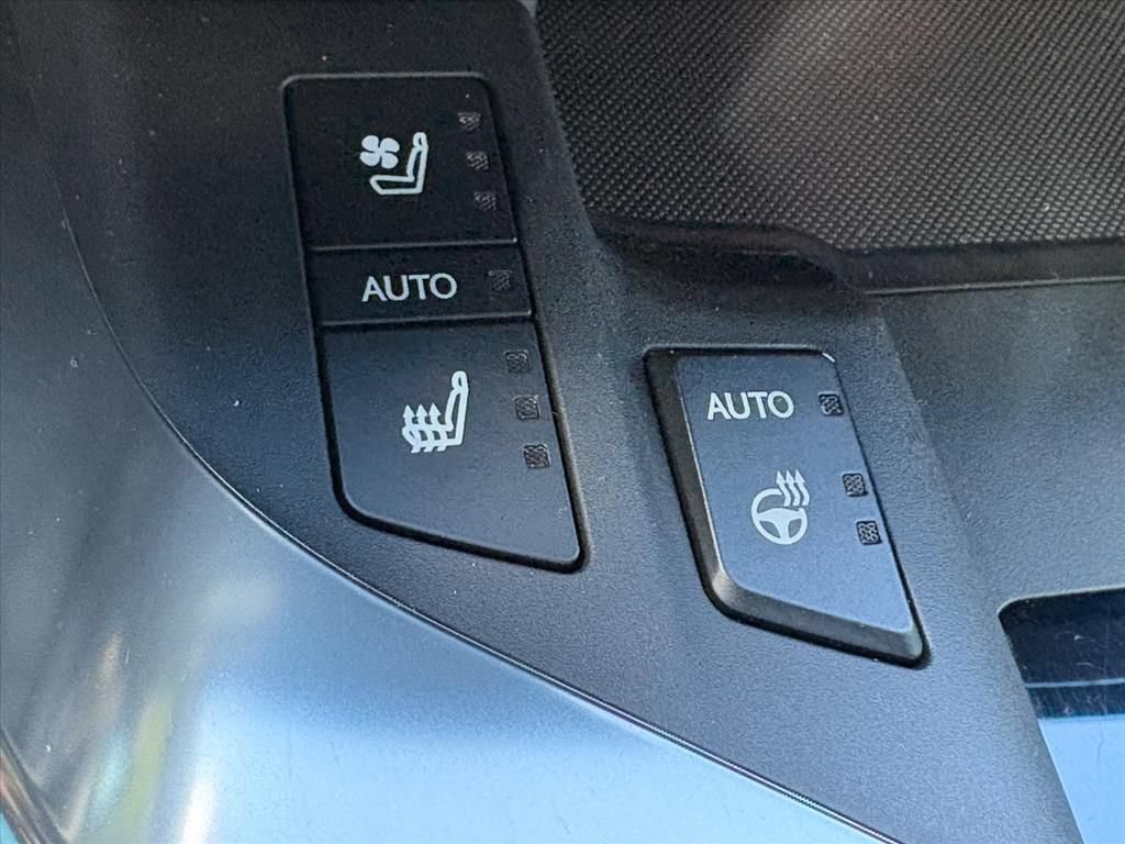 Used 2024 Lexus LX 600 F Sport AWD/4WD image 16