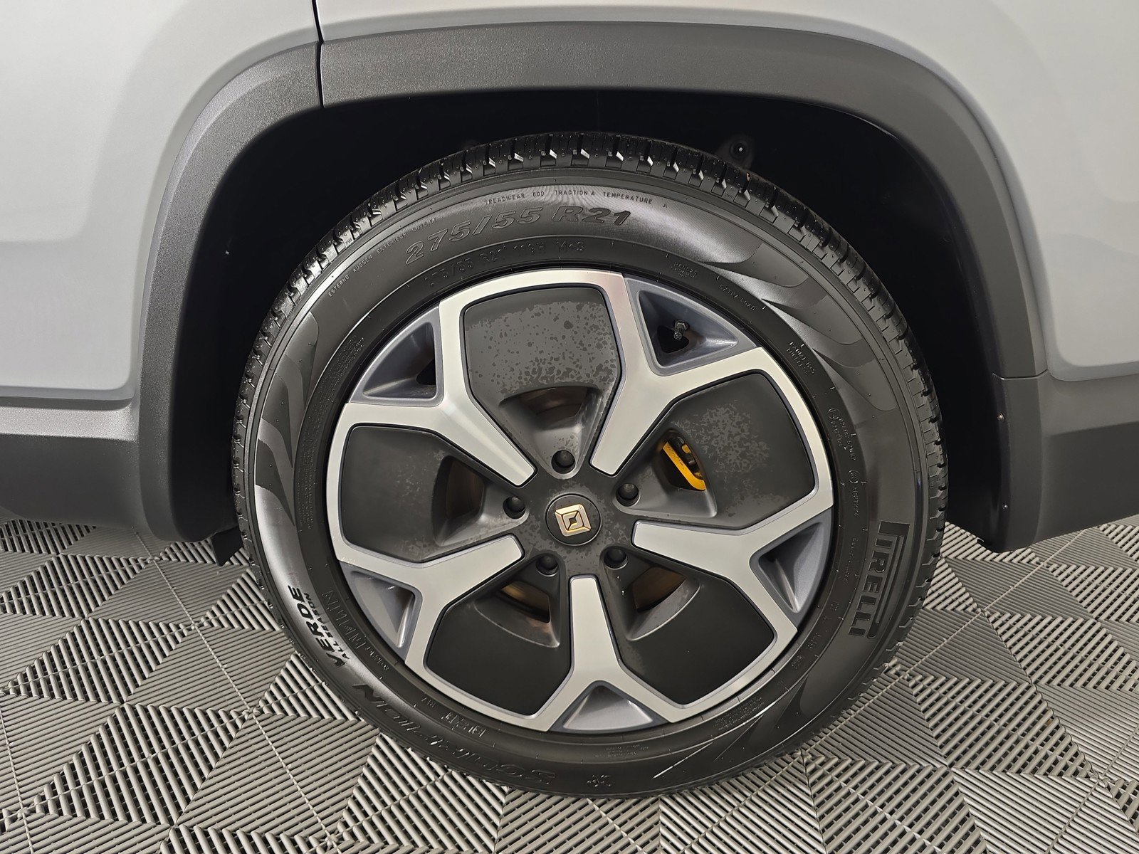 Used 2024 Rivian R1S Adventure AWD/4WD image 10