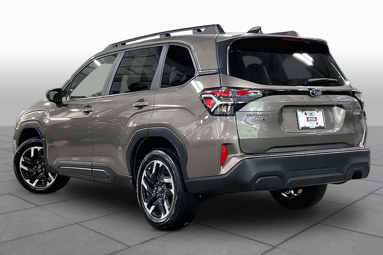 Certified 2025 Subaru Forester Premium AWD/4WD image 12