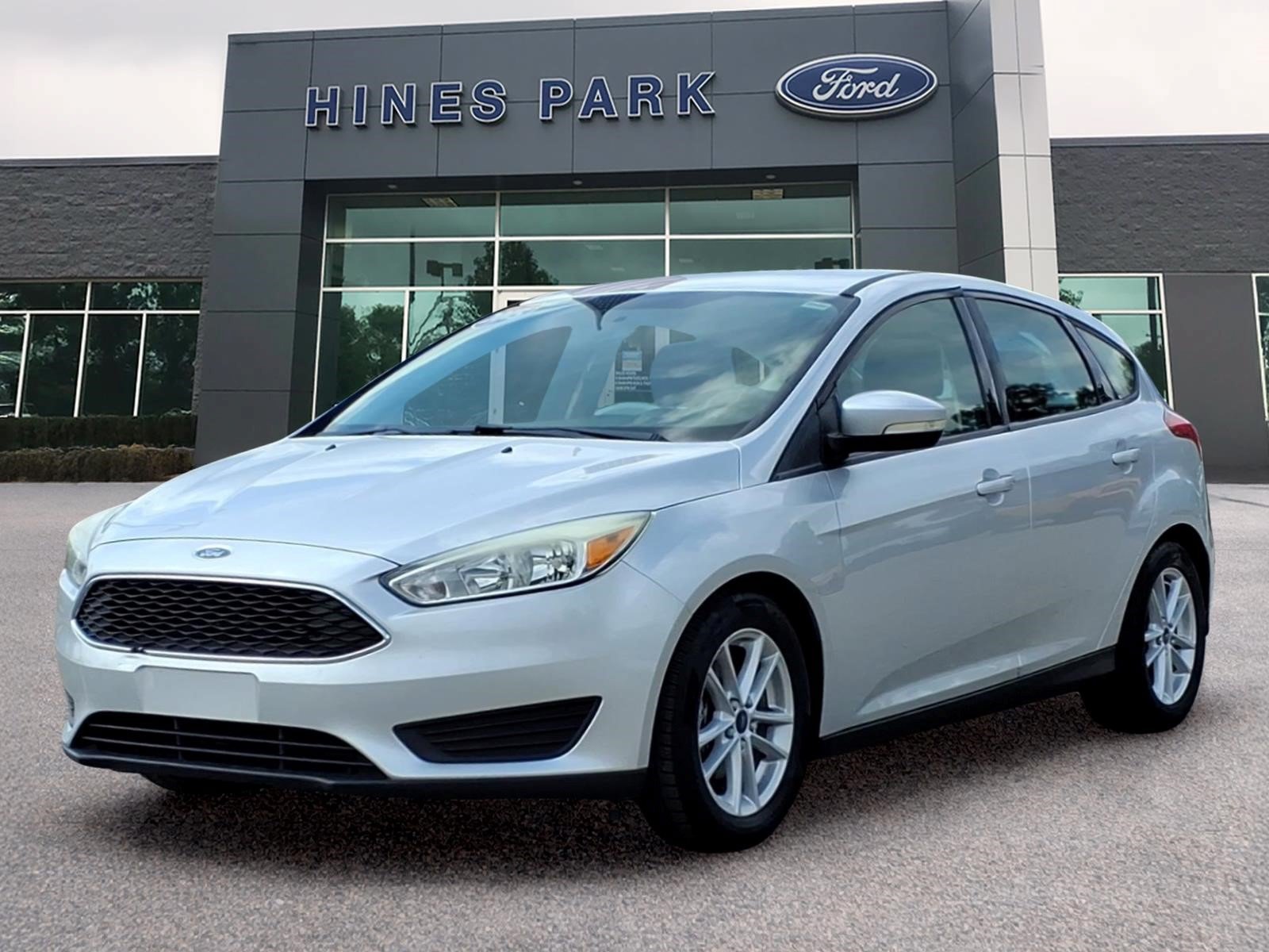 Used 2015 Ford Focus SE w/ Interior Protection Package FWD image 3