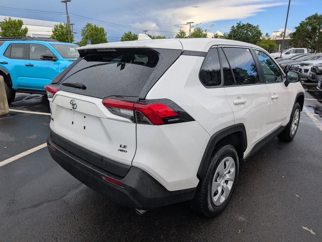 Certified 2024 Toyota RAV4 LE AWD/4WD image 8