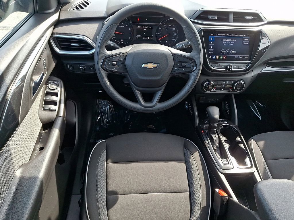 Used 2023 Chevrolet TrailBlazer LT w/ Convenience Package FWD image 11