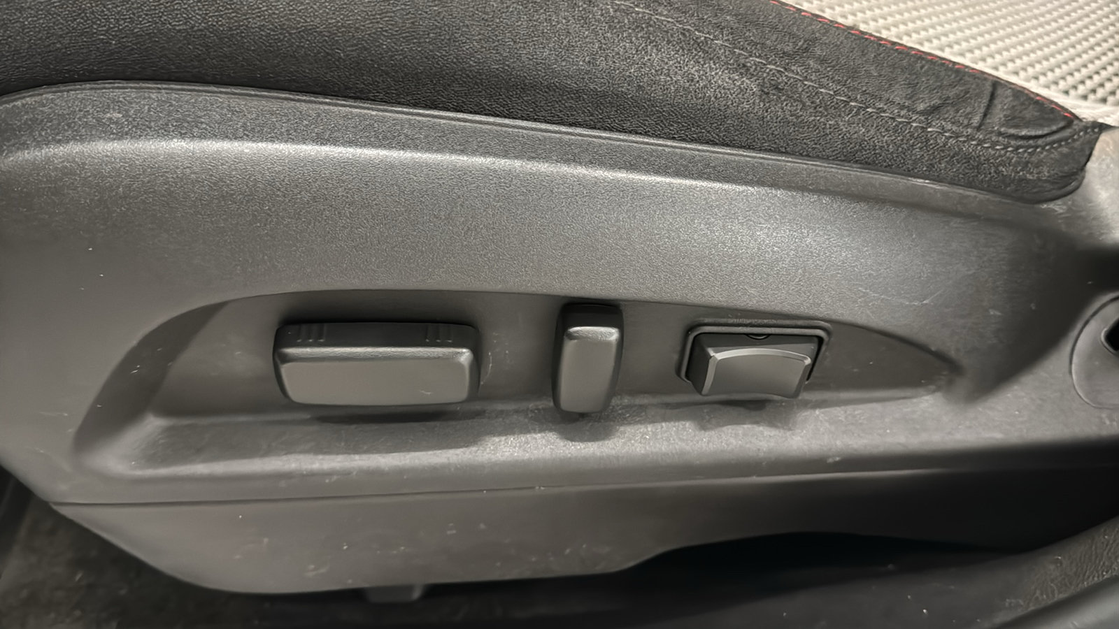 Used 2015 Chevrolet Equinox LT w/ Power Convenience Package FWD image 24
