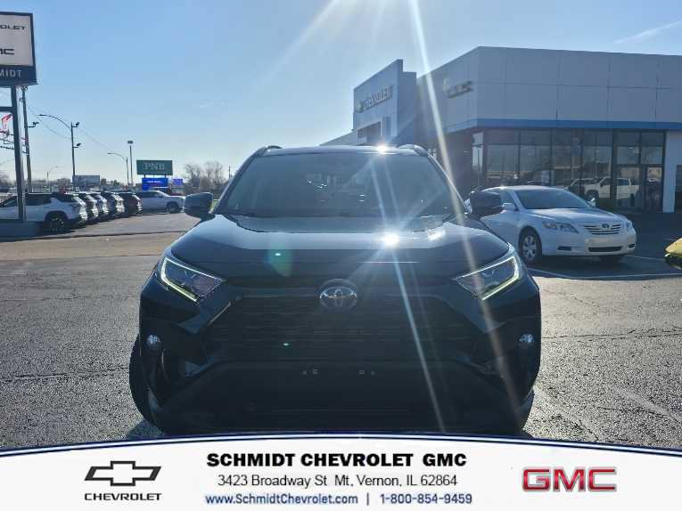 Used 2021 Toyota RAV4 XLE Premium image 2
