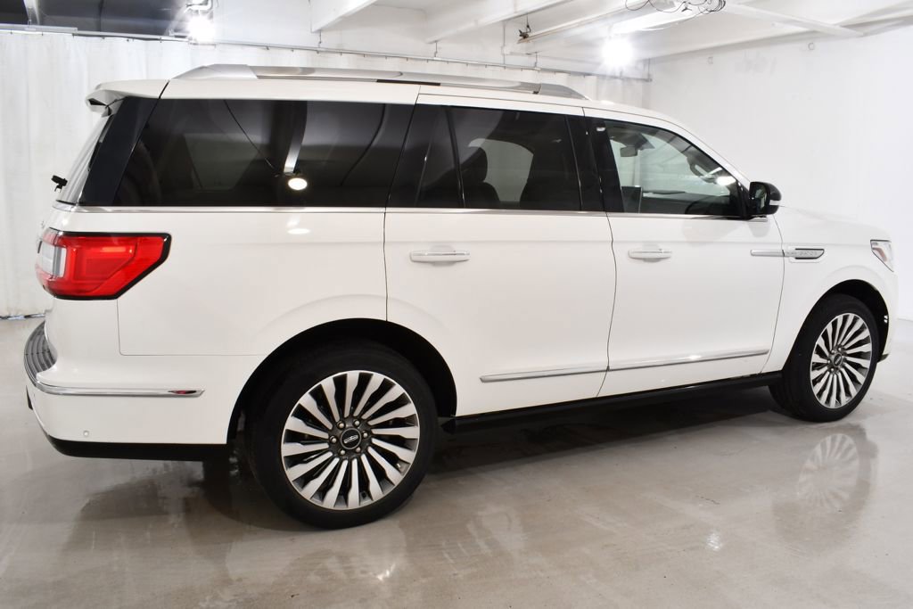 Used 2020 Lincoln Navigator Reserve w/ Luxury Package AWD/4WD image 11
