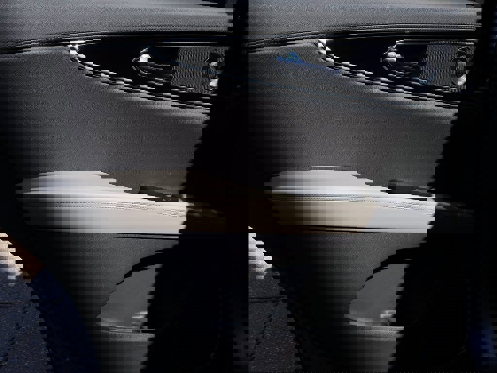 Used 2023 Lincoln Nautilus Reserve w/ Equipment Group 201A image 18