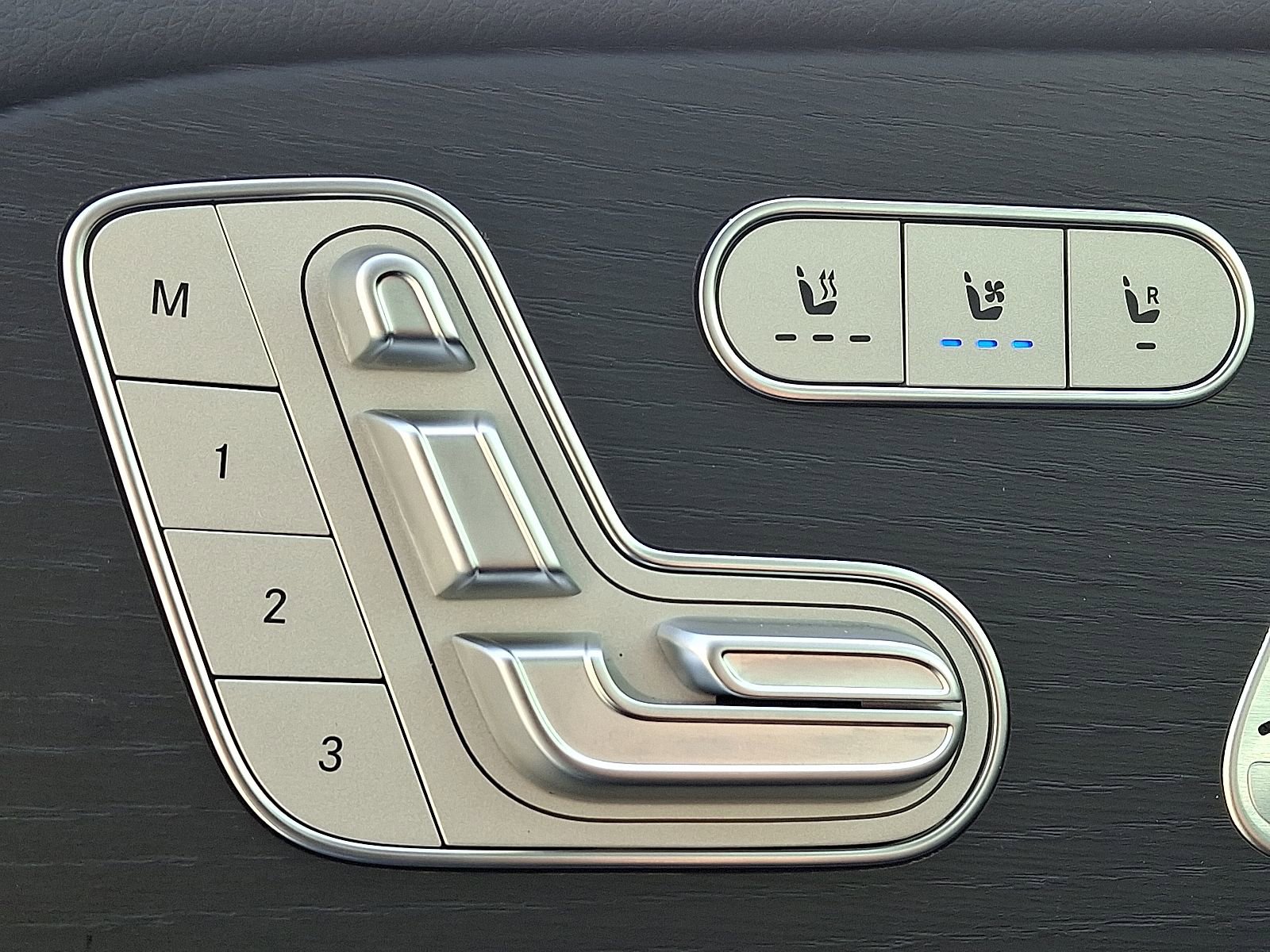 Certified 2025 Mercedes-Benz GLS 450 4MATIC image 25