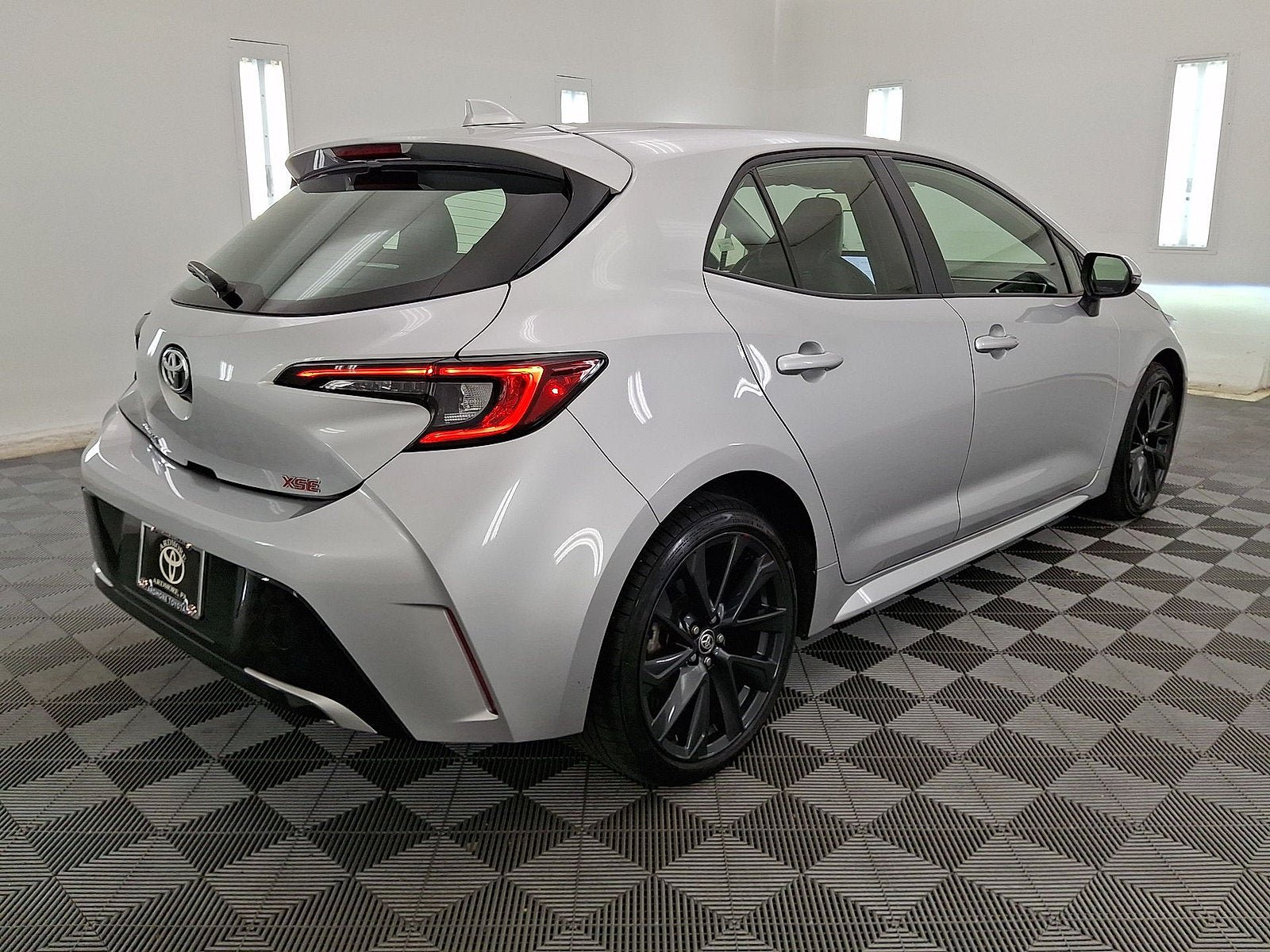Used 2023 Toyota Corolla XSE FWD image 17