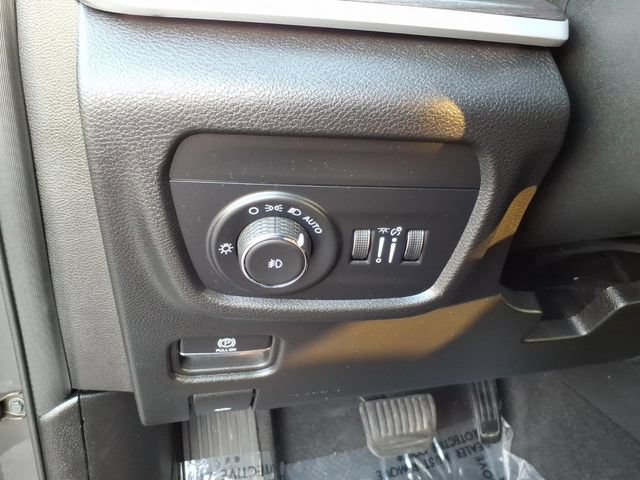 Used 2022 Jeep Grand Cherokee Limited AWD/4WD image 30