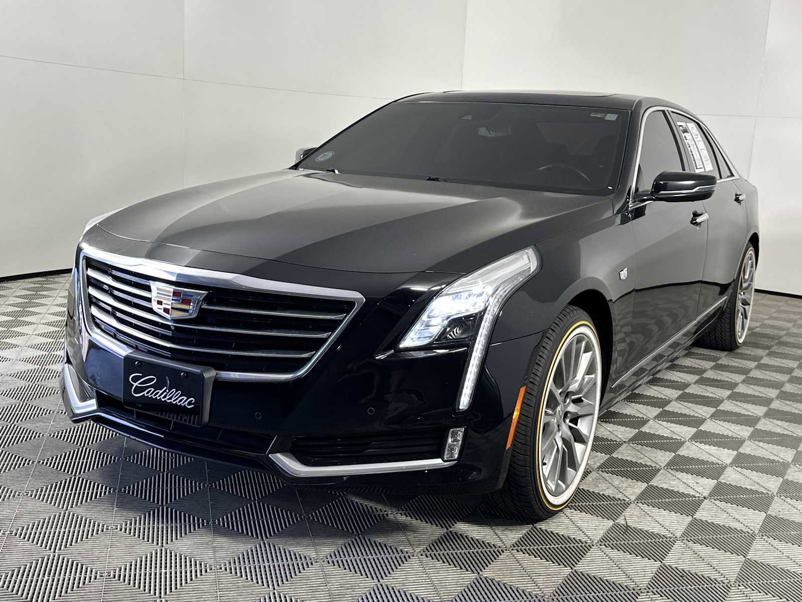 Used 2018 Cadillac CT6 Luxury image 4