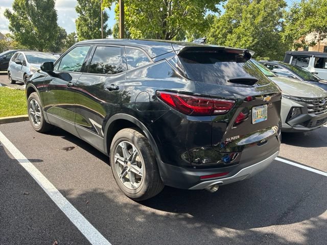 Used 2023 Chevrolet Blazer LT w/ Driver Confidence Package FWD image 4