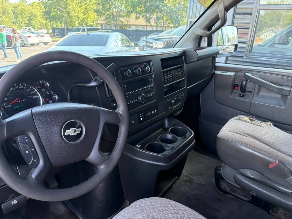 Used 2017 Chevrolet Express 3500 LT w/ LT Preferred Equipment Group RWD image 8
