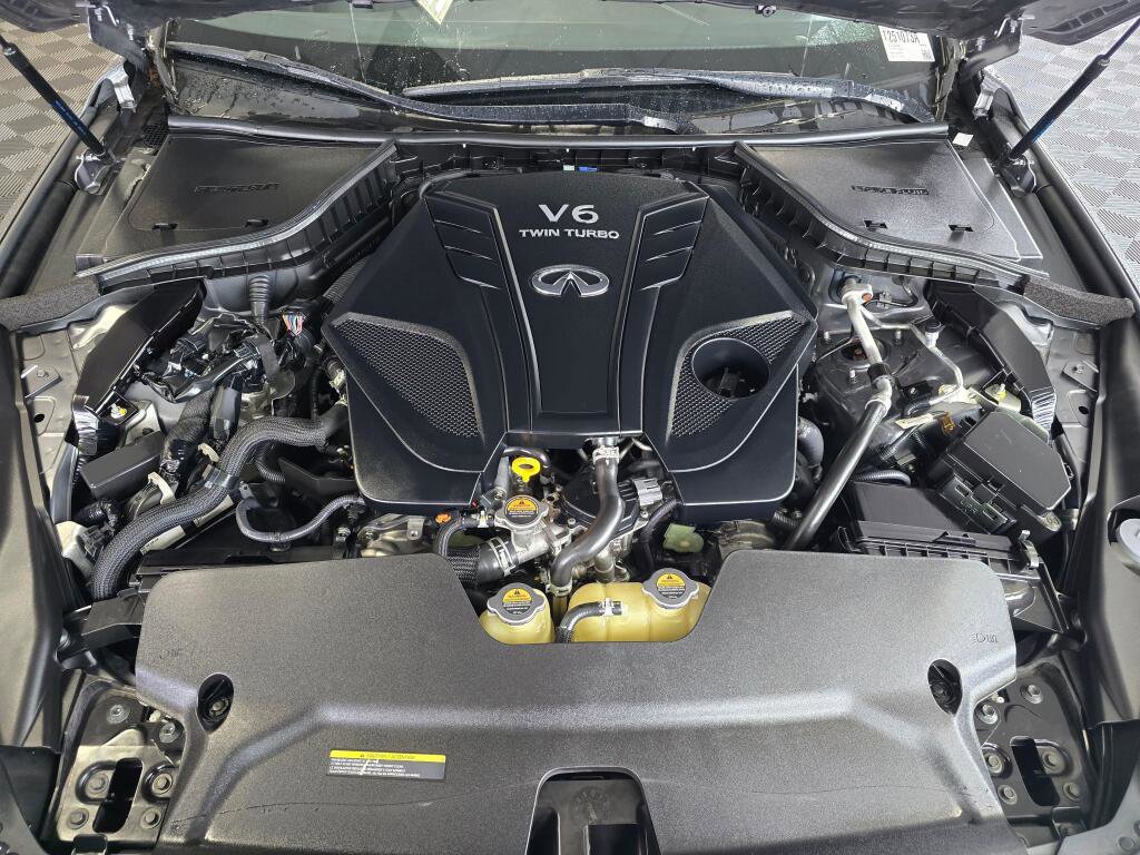 Used 2019 INFINITI Q50 Luxe w/ Essential Package (3.0T Luxe) AWD/4WD image 9