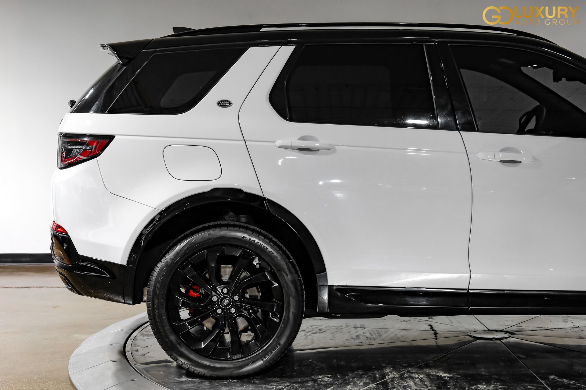 Used 2024 Land Rover Discovery Sport Dynamic SE AWD/4WD image 10
