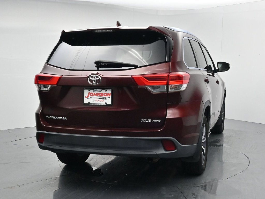 Used 2018 Toyota Highlander XLE AWD/4WD image 6