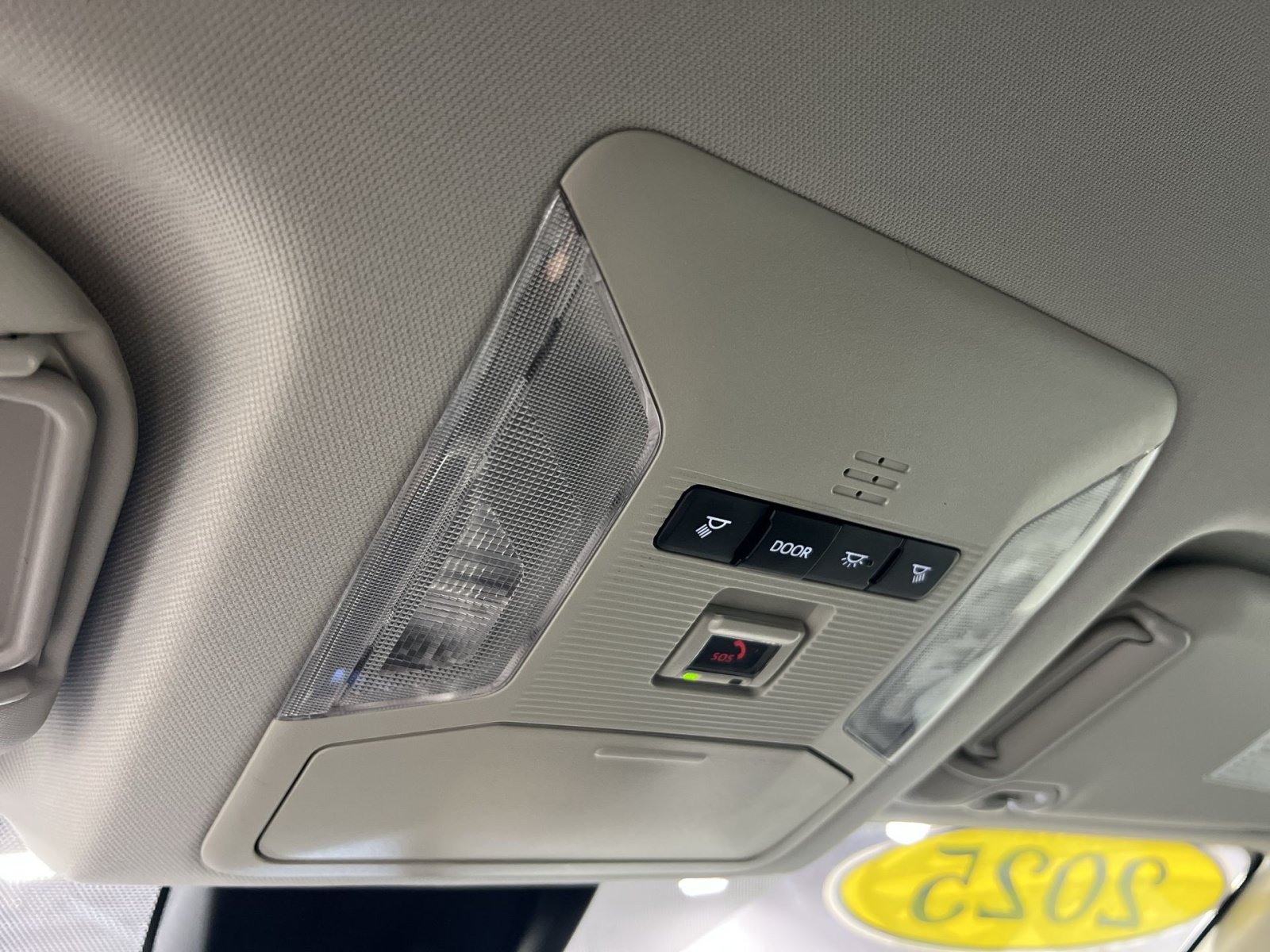 Used 2025 Toyota RAV4 XLE AWD/4WD image 34