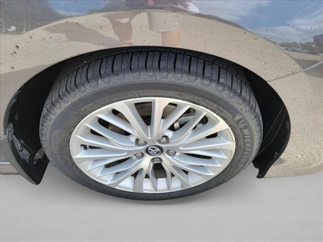 Used 2020 Toyota Camry XLE FWD image 10
