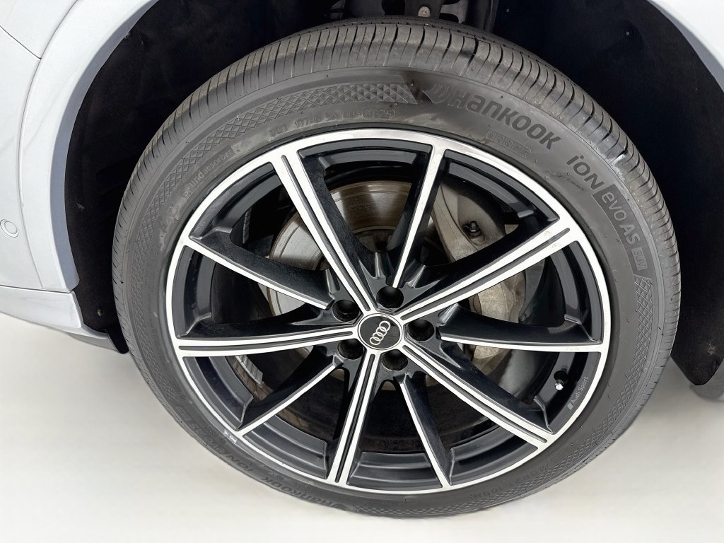 Used 2020 Audi Q7 3.0T Premium Plus w/ Premium Plus Package AWD/4WD image 30