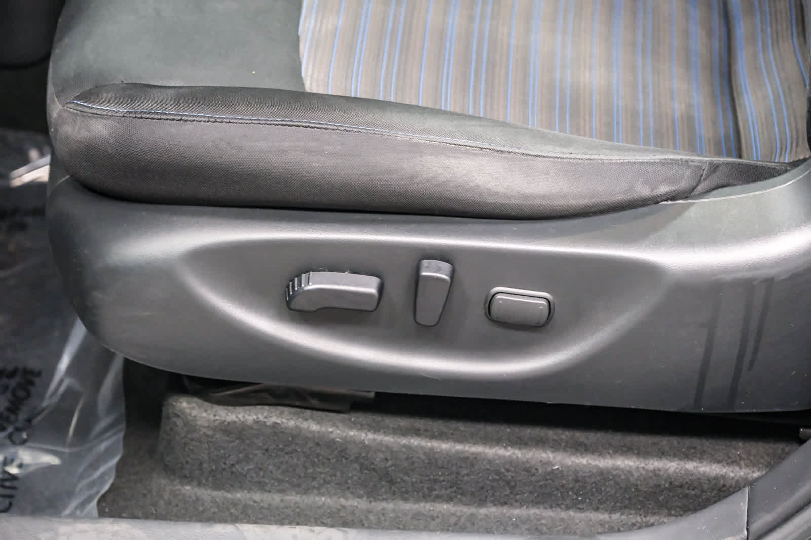 Used 2020 Nissan Leaf SV w/ SV Technology Package FWD image 24