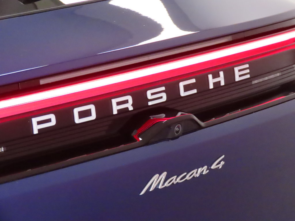 Used 2024 Porsche Macan 4 Electric AWD/4WD image 12