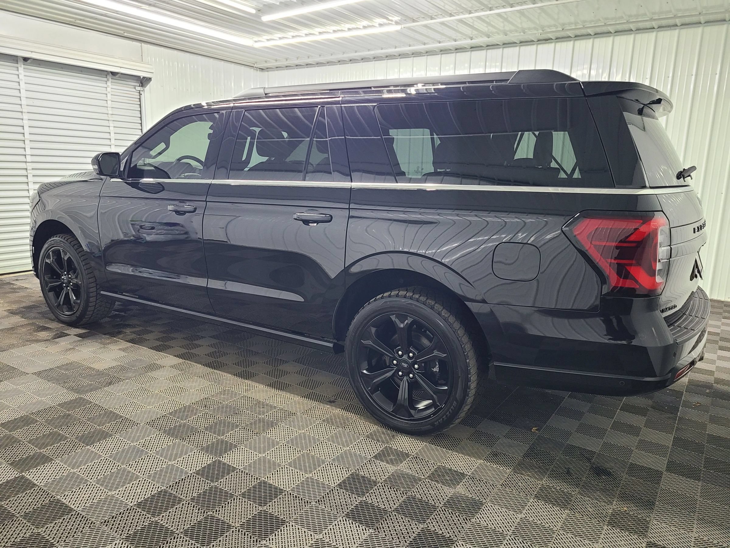 Used 2022 Ford Expedition Max Limited AWD/4WD image 9