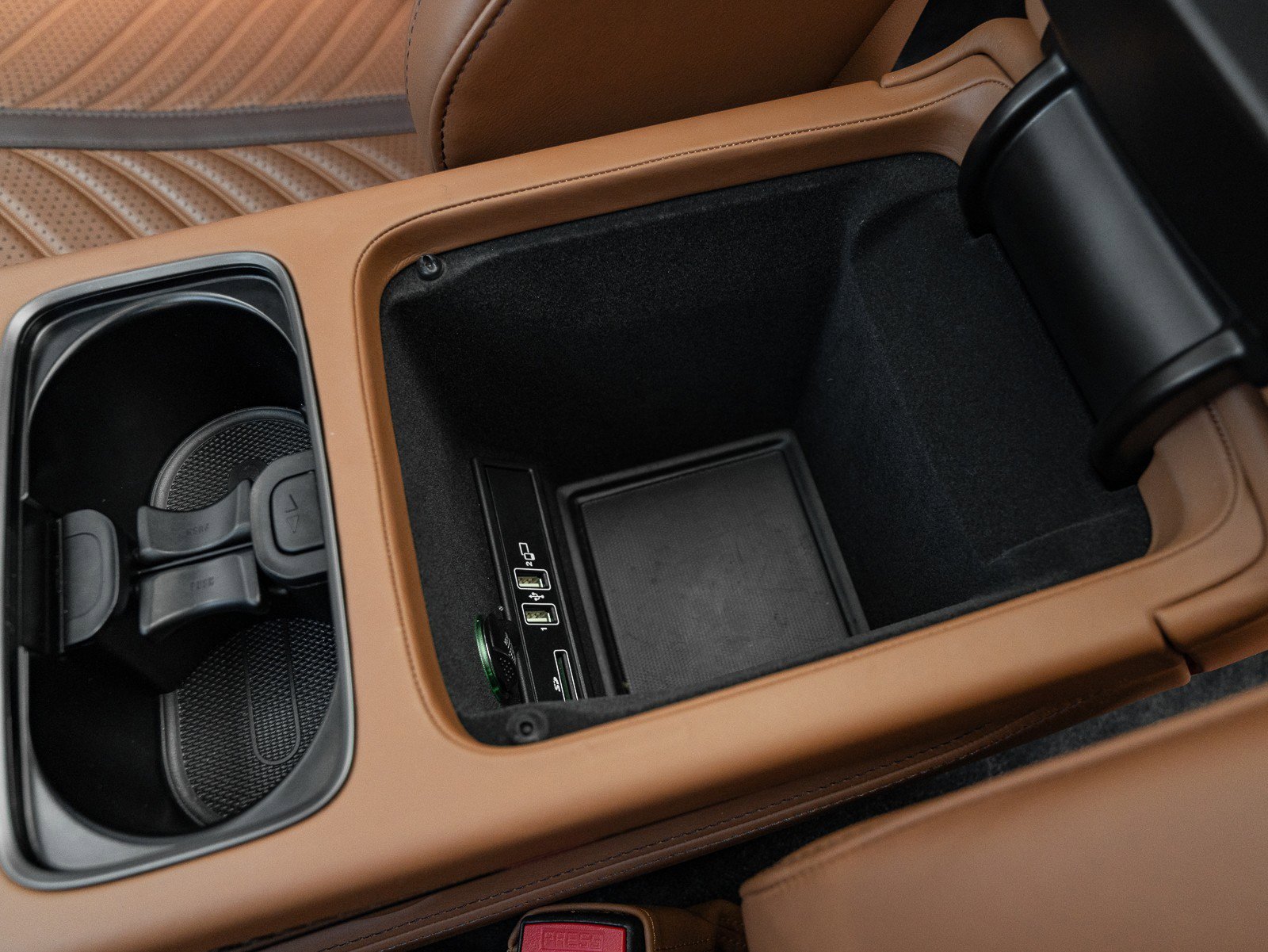 Used 2023 Aston Martin DBX 707 image 50