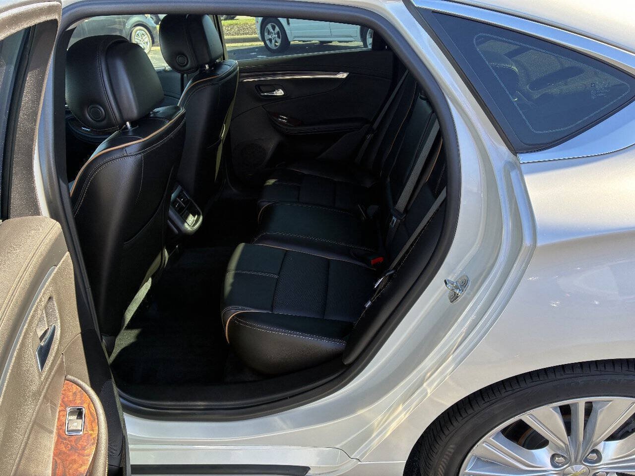 Used 2014 Chevrolet Impala LTZ FWD image 20