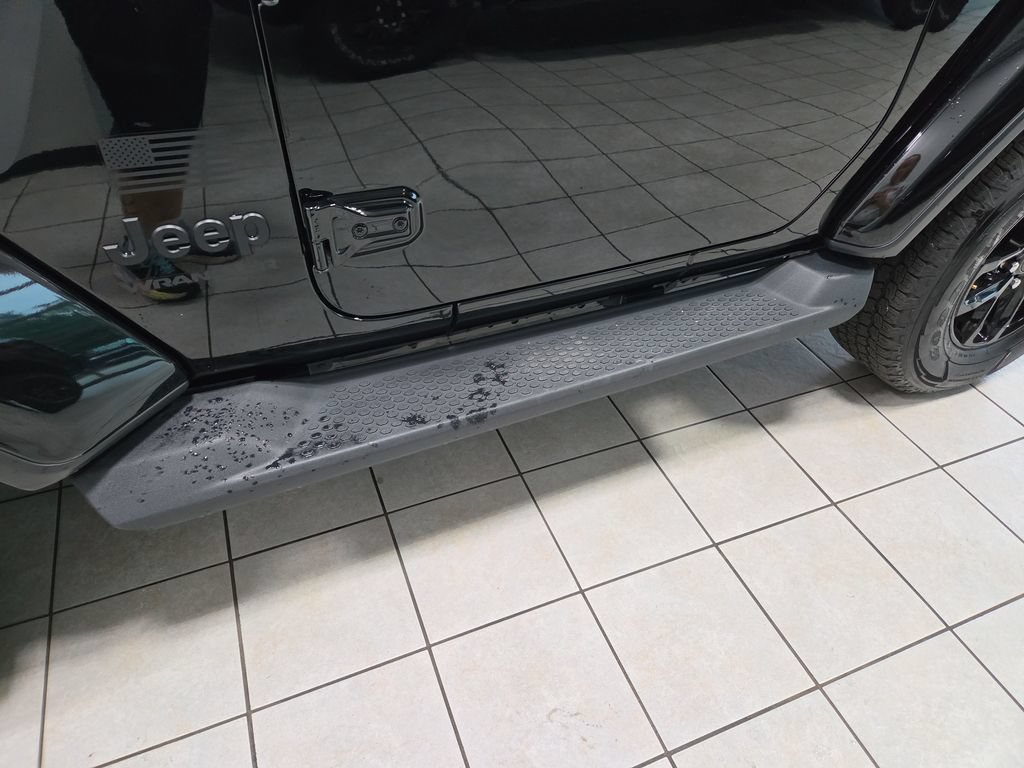 Used 2023 Jeep Wrangler Sport AWD/4WD image 16