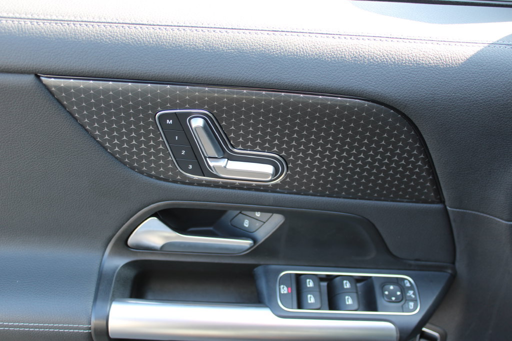 Used 2025 Mercedes-Benz GLA 250 image 12