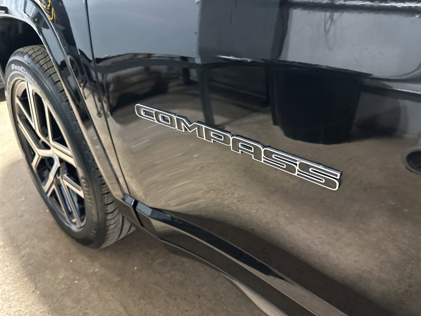 Used 2024 Jeep Compass Limited w/ Elite Group image 11