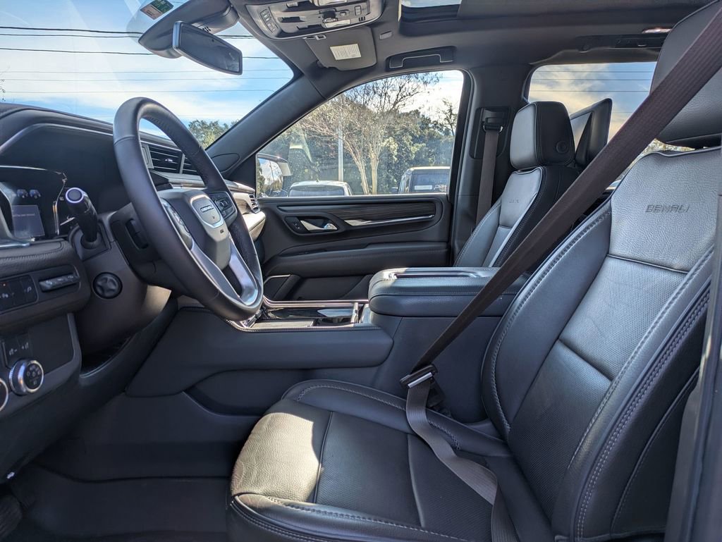 Used 2021 GMC Yukon XL Denali image 14