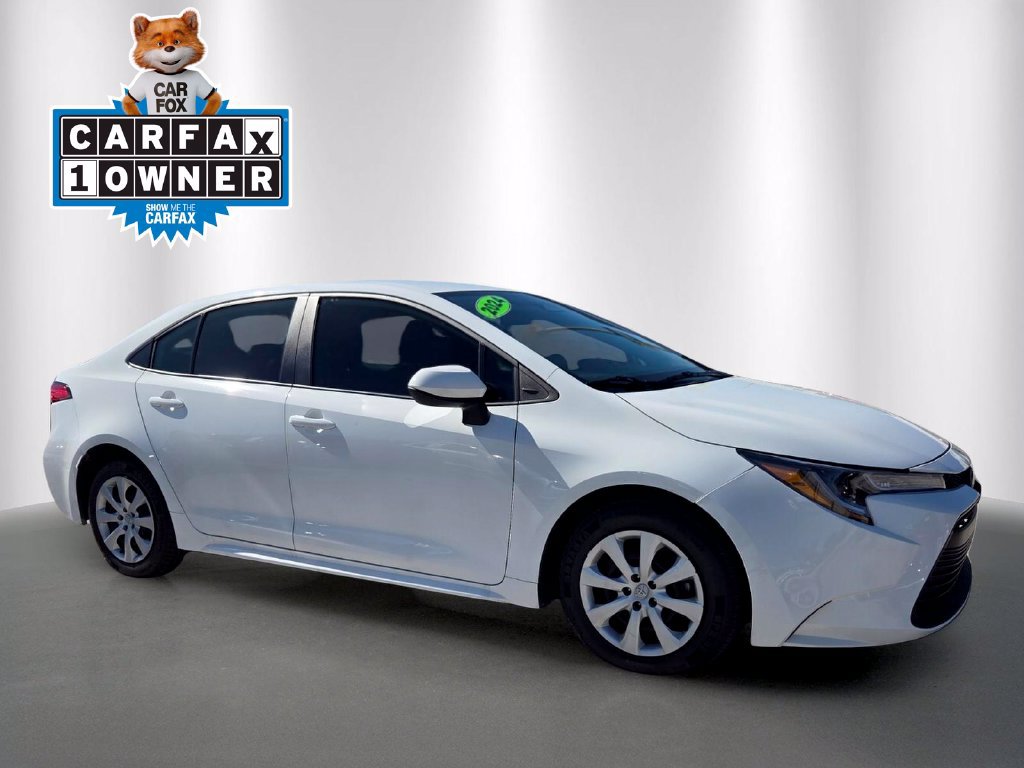 Used 2024 Toyota Corolla LE FWD image 2