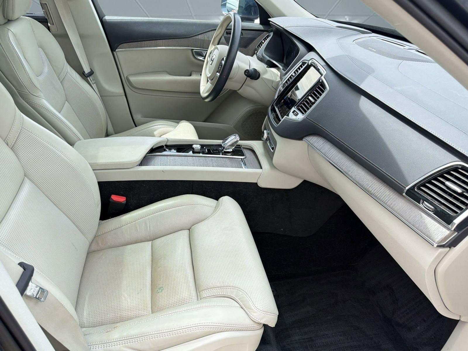 Certified 2023 Volvo XC90 B6 Ultimate w/ Protection Package Premier AWD/4WD image 30