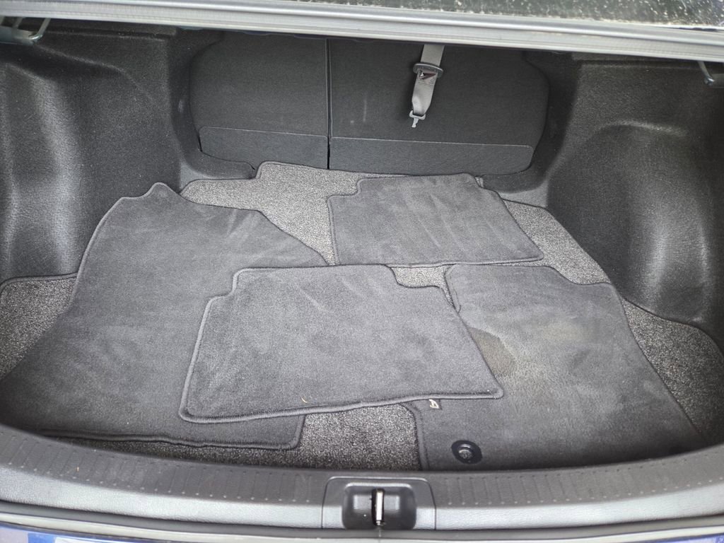 Used 2023 Toyota Corolla LE w/ Carpet Mat Package (TMS) FWD image 10