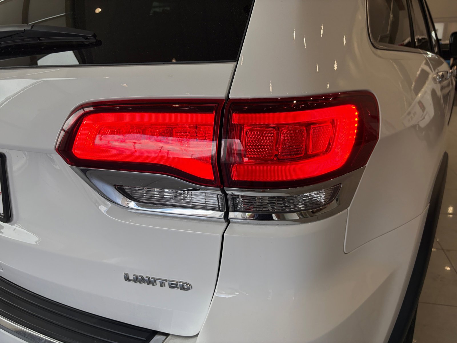 Used 2022 Jeep Grand Cherokee Limited image 28