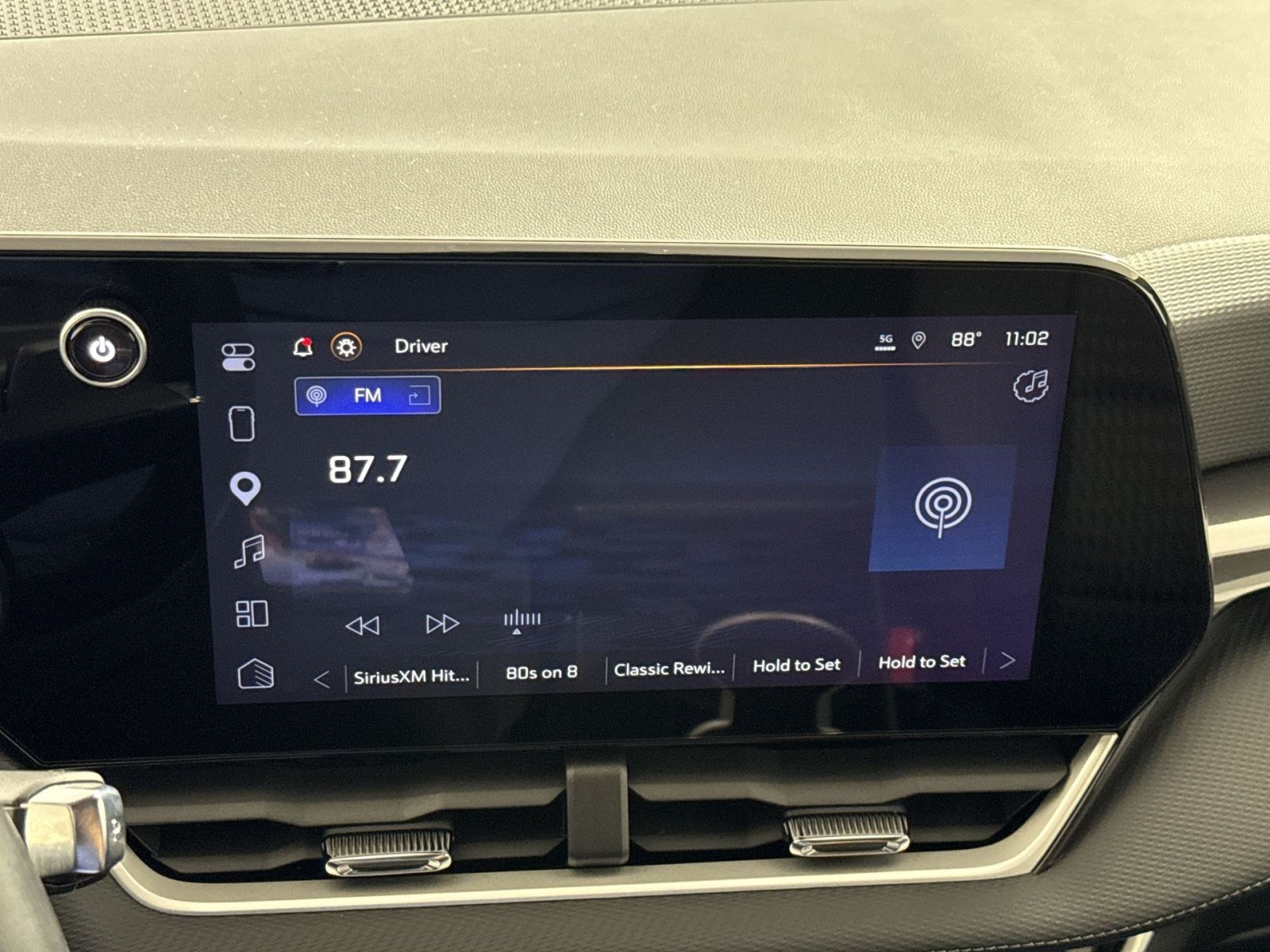 Used 2025 Chevrolet Equinox LT FWD image 18