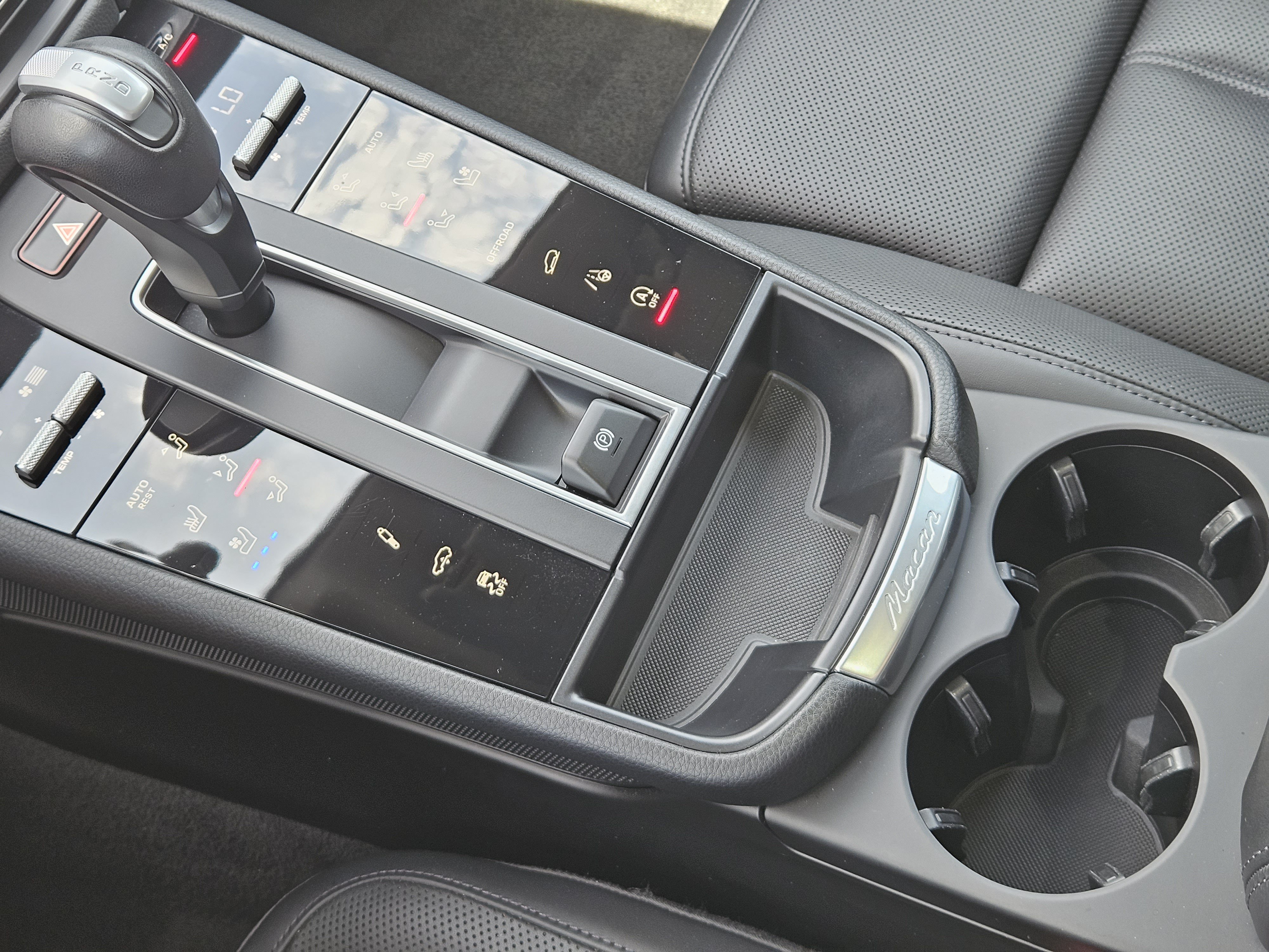 Certified 2023 Porsche Macan S AWD/4WD image 20