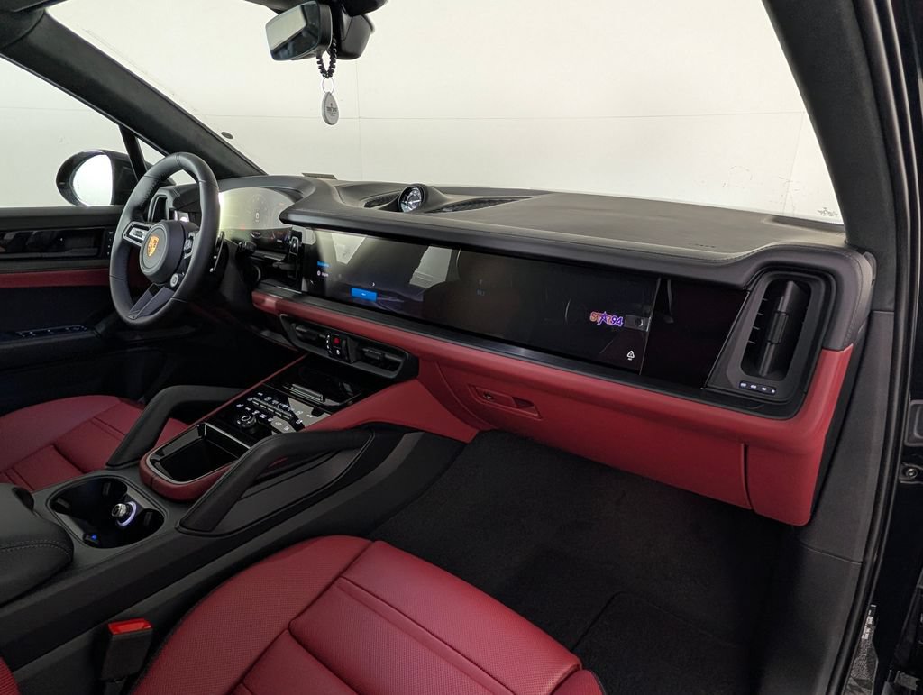 New 2026 Porsche Cayenne GTS AWD/4WD image 19