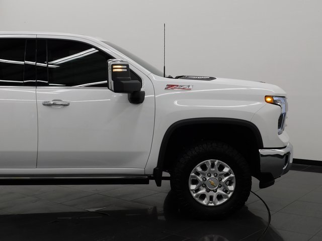 Used 2024 Chevrolet Silverado 2500 LTZ w/ LTZ Convenience Package image 15
