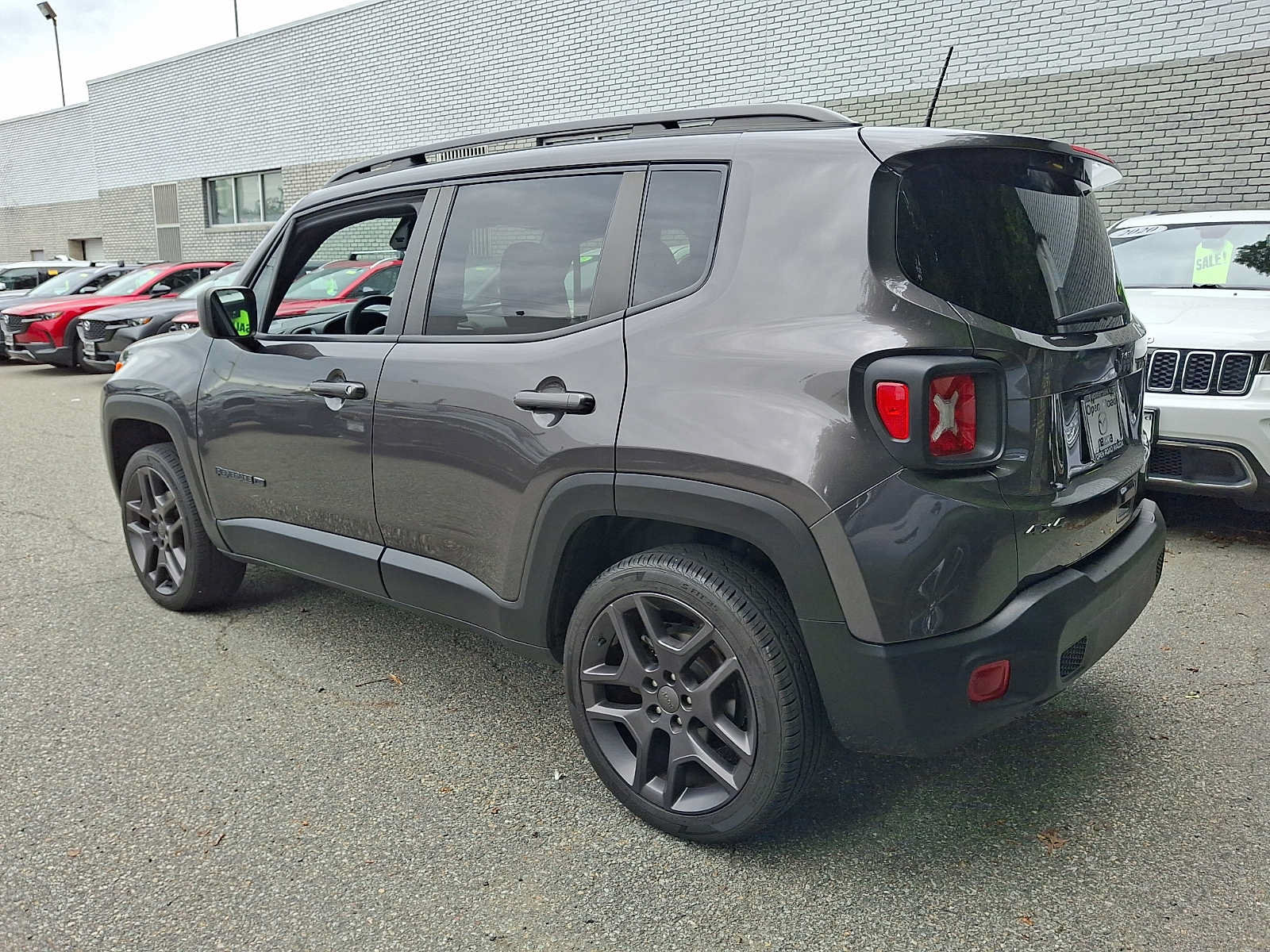 Used 2021 Jeep Renegade Latitude AWD/4WD image 6