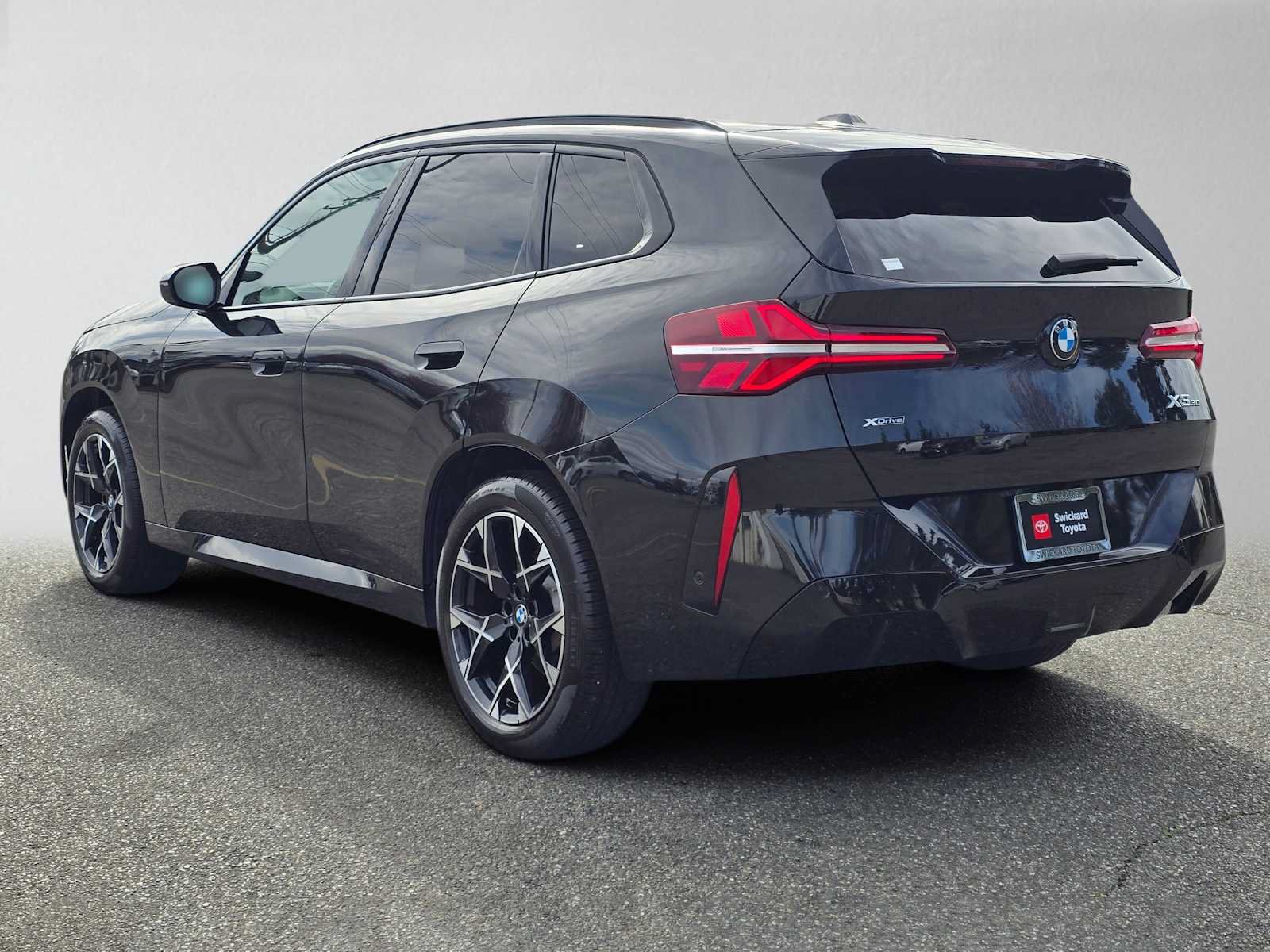 Used 2025 BMW X3 xDrive30i AWD/4WD image 5