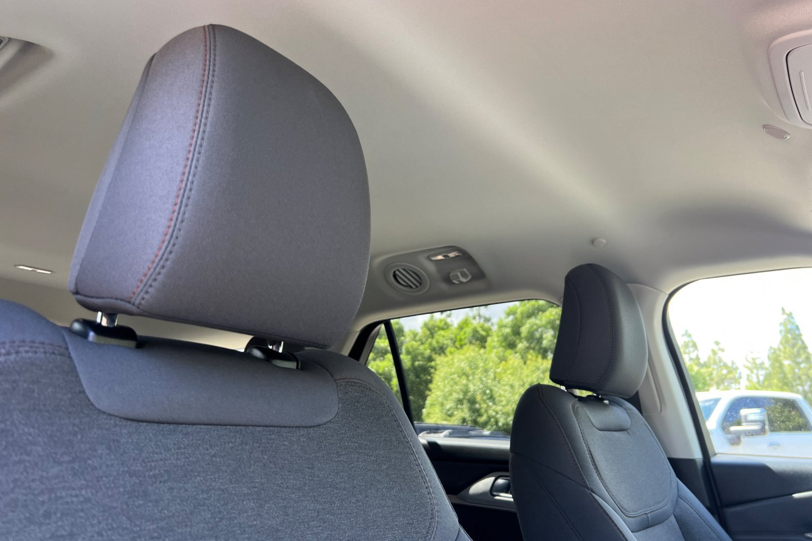 Used 2026 Ford Explorer Active RWD image 18
