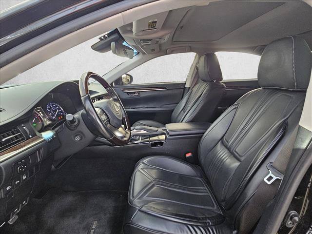 Used 2017 Lexus ES 300h w/ Navigation System Package FWD image 10
