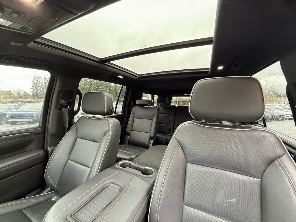 Used 2023 GMC Yukon XL SLT image 4