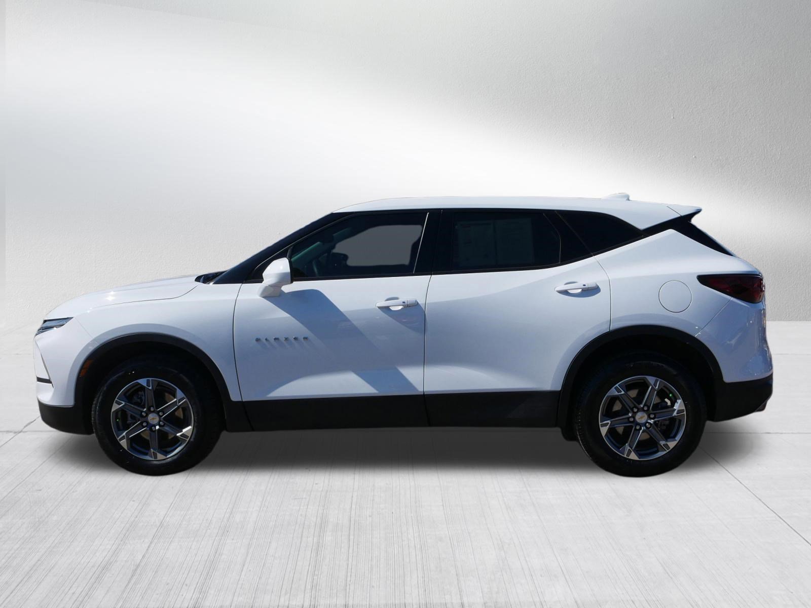 Used 2023 Chevrolet Blazer LT w/ Driver Confidence Package image 4