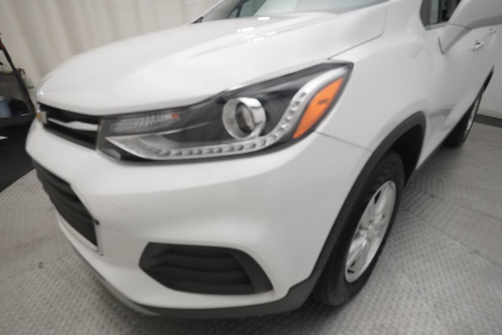 Used 2017 Chevrolet Trax LT w/ LT Convenience Package AWD/4WD image 22