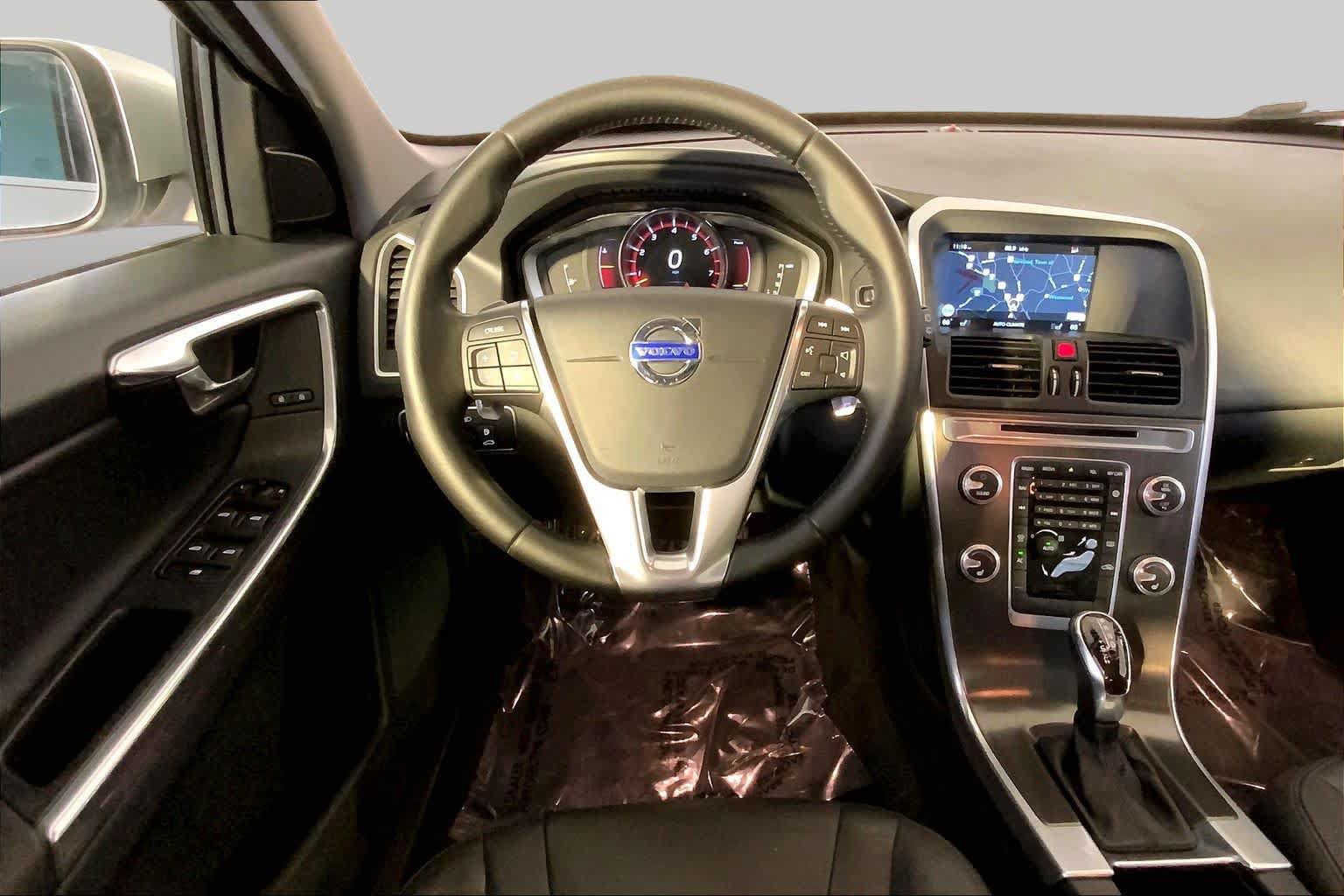 Used 2015 Volvo XC60 T6 AWD/4WD image 5