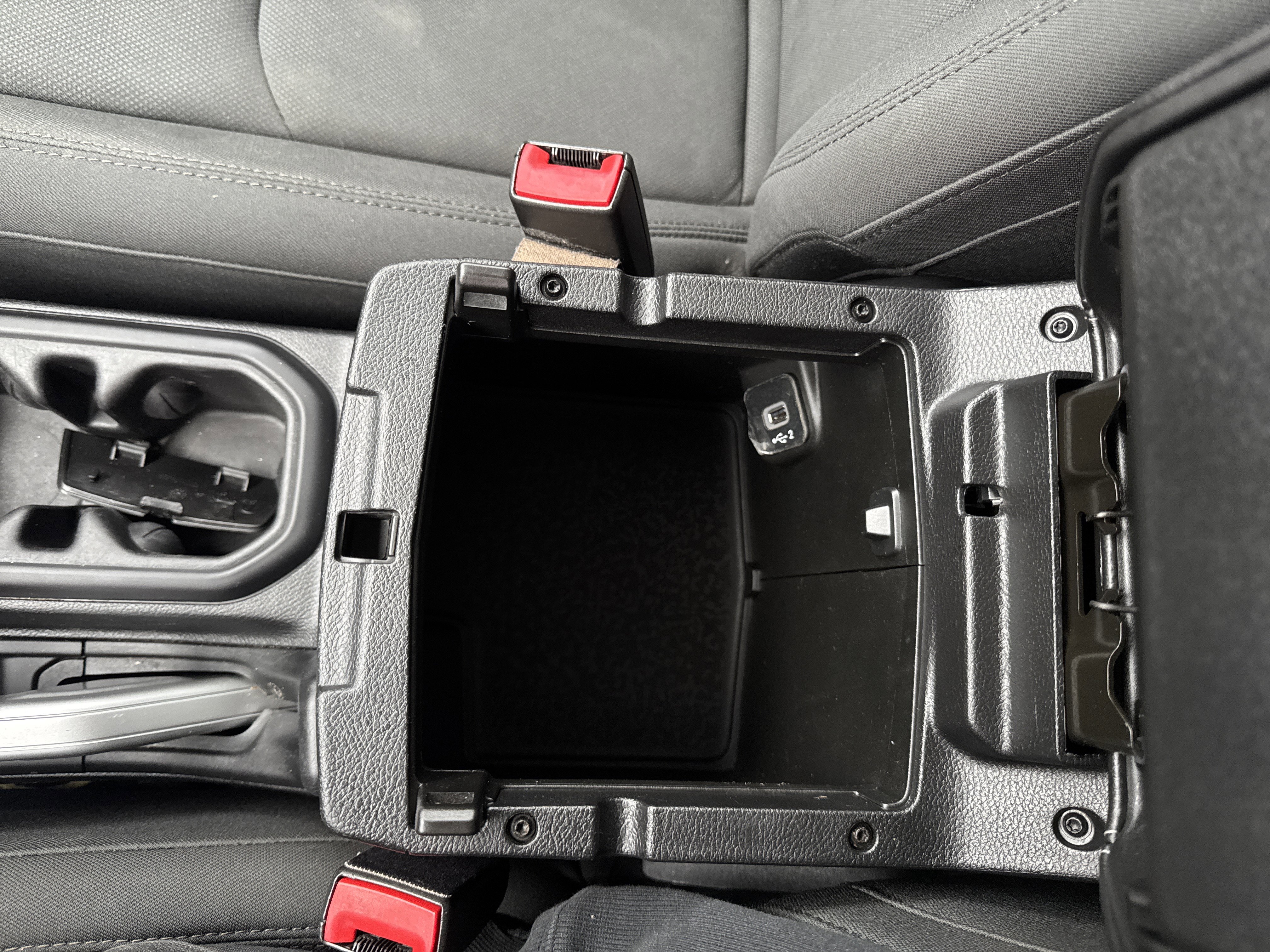 Used 2018 Jeep Wrangler Unlimited Sahara image 20