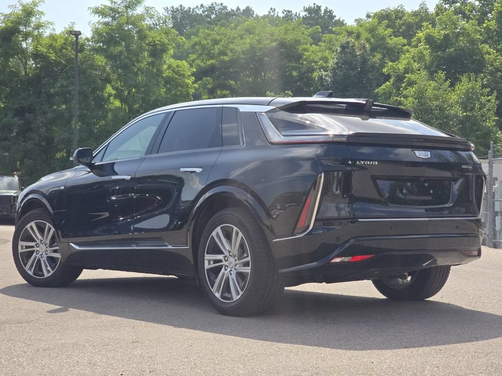 Used 2024 Cadillac Lyriq Tech AWD/4WD image 12