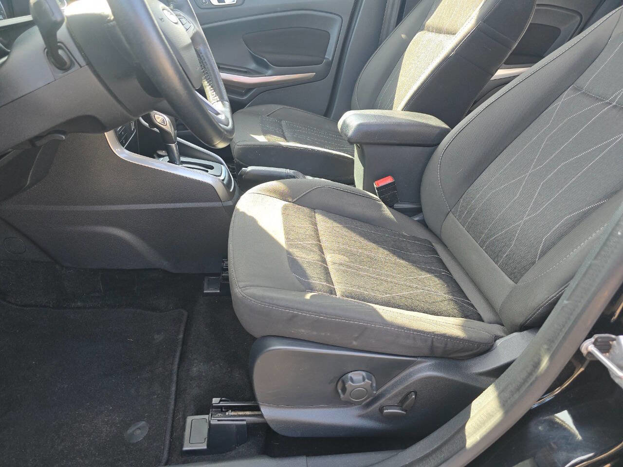 Used 2018 Ford EcoSport SE image 22